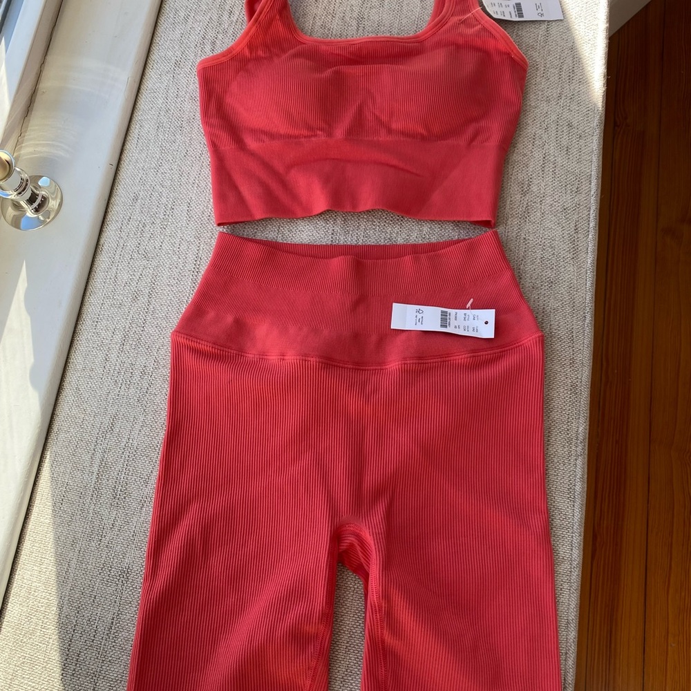 Jcrew women’s sports bra and bike shorts set xs